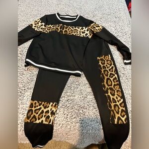 Leopard 2 piece jogger set